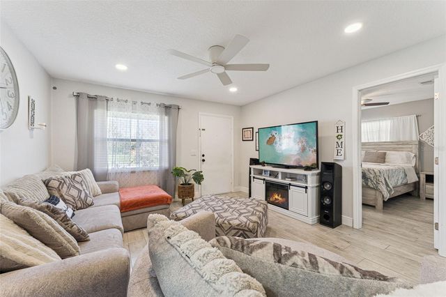 206 MONTANA AVENUE, St Cloud, FL 34769