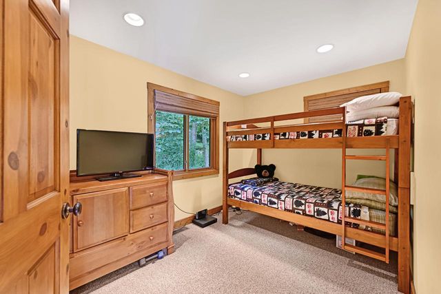 N6993 Oakwood ROAD, Whitewater, WI 53190