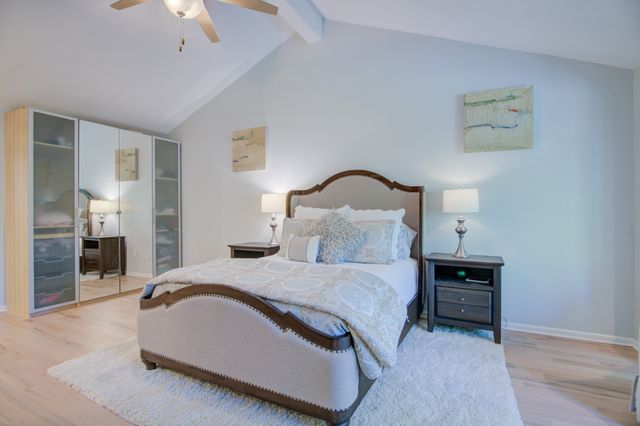 6840 E Northwest Highway, Dallas, TX 75231