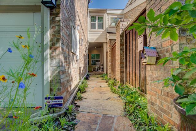 6840 E Northwest Highway, Dallas, TX 75231