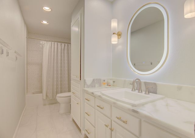 6840 E Northwest Highway, Dallas, TX 75231