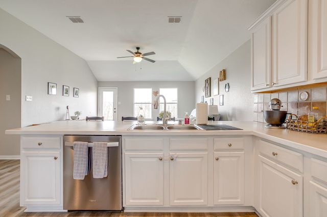 1124 Mourning Dove Drive, Burleson, TX 76028