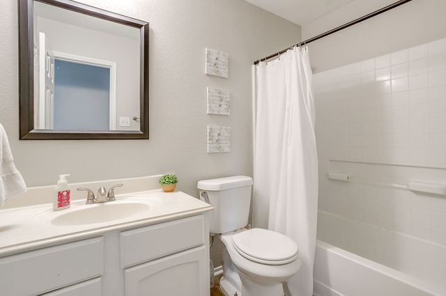 1124 Mourning Dove Drive, Burleson, TX 76028