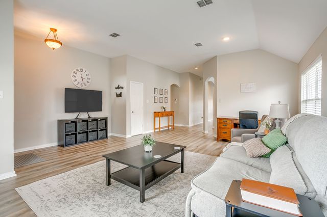 1124 Mourning Dove Drive, Burleson, TX 76028