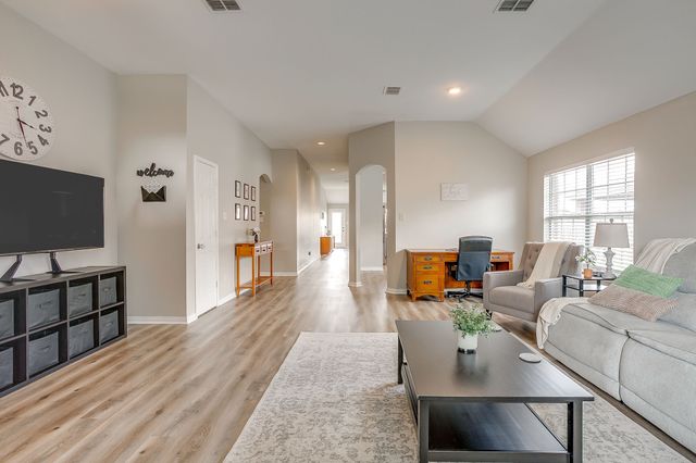1124 Mourning Dove Drive, Burleson, TX 76028