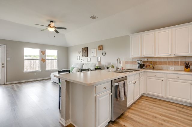 1124 Mourning Dove Drive, Burleson, TX 76028