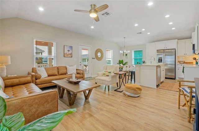 107 Redfish, Port Aransas, TX 78373