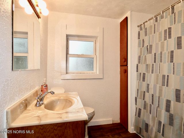 577 Dover Place, Toledo, OH 43605