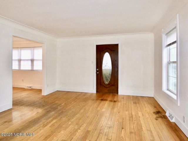 577 Dover Place, Toledo, OH 43605