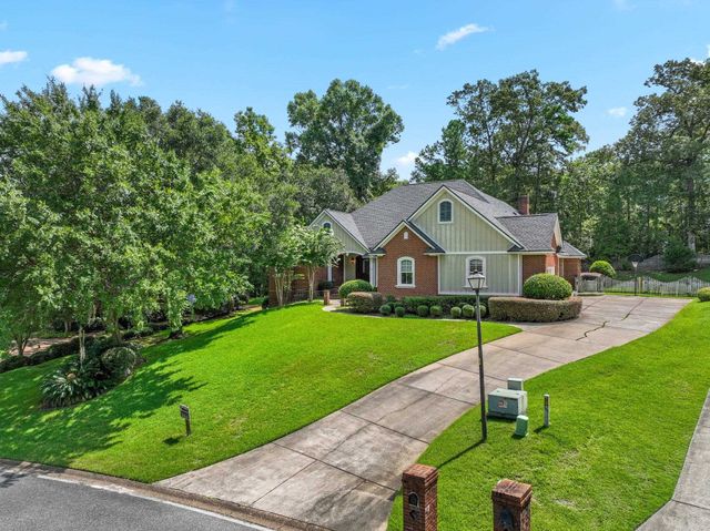 8881 Winged Foot Drive, Tallahassee, FL 32312