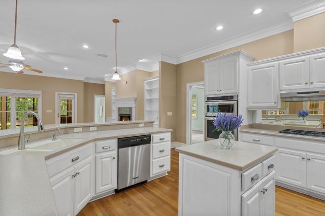 8881 Winged Foot Drive, Tallahassee, FL 32312