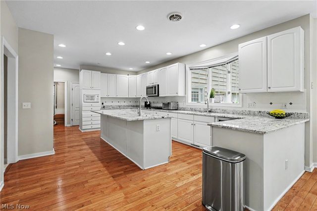 32282 Dakota Run, Avon Lake, OH 44012