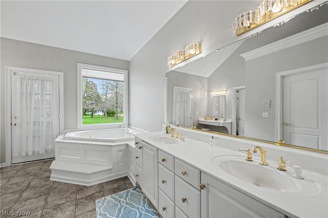 32282 Dakota Run, Avon Lake, OH 44012