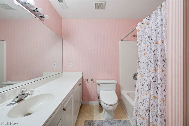 32282 Dakota Run, Avon Lake, OH 44012