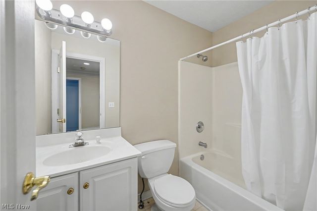 32282 Dakota Run, Avon Lake, OH 44012