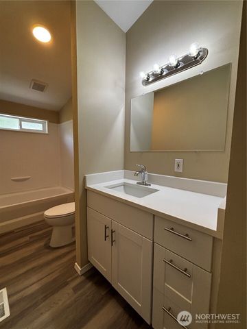 612 197th St. Ct. Avenue Ct E #8, Lake Tapps, WA 98391
