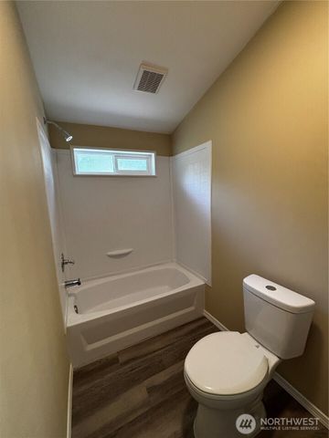 612 197th St. Ct. Avenue Ct E #8, Lake Tapps, WA 98391