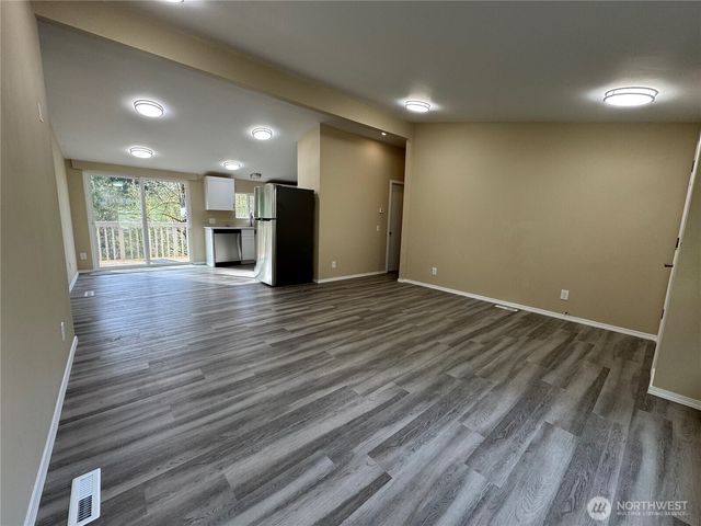 612 197th St. Ct. Avenue Ct E #8, Lake Tapps, WA 98391