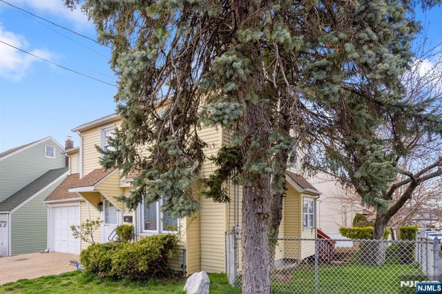 271 Outwater Lane, Saddle Brook, NJ 07663