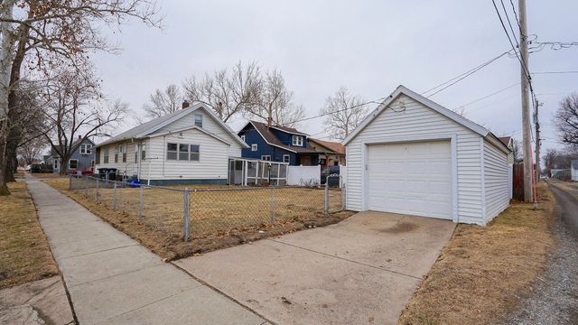 3400 AVENUE B, Council Bluffs, IA 51501