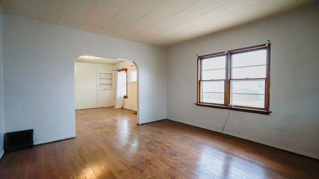 3400 AVENUE B, Council Bluffs, IA 51501