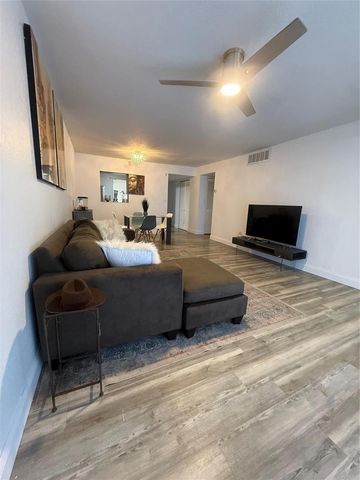 6190 Woodlands Boulevard 107, Tamarac, FL 33319