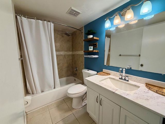 6190 Woodlands Boulevard 107, Tamarac, FL 33319