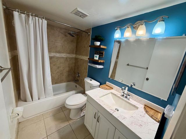 6190 Woodlands Boulevard 107, Tamarac, FL 33319