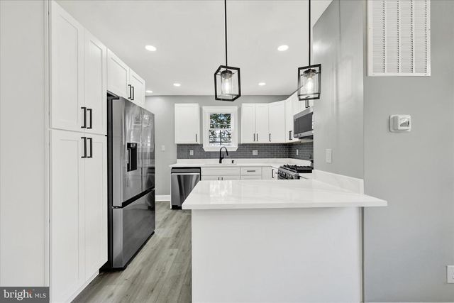4605 RIDGEWAY AVE, Baltimore, MD 21206
