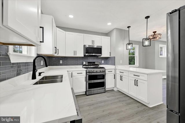 4605 RIDGEWAY AVE, Baltimore, MD 21206