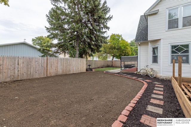 203 E 2nd Street, Louisville, NE 68037