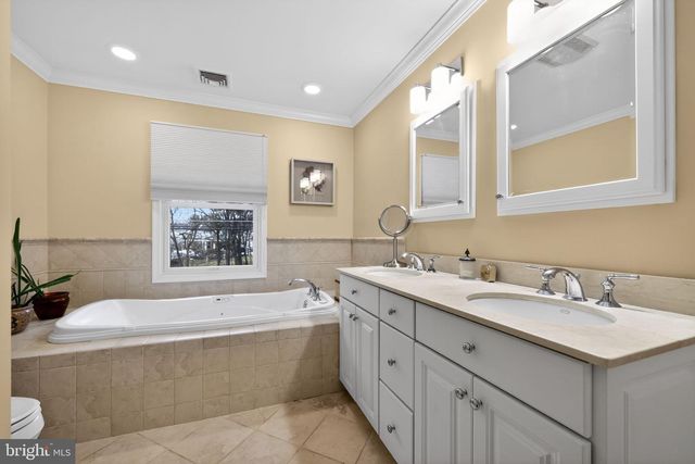 4873 CHURCH RD, Mount Laurel, NJ 08054