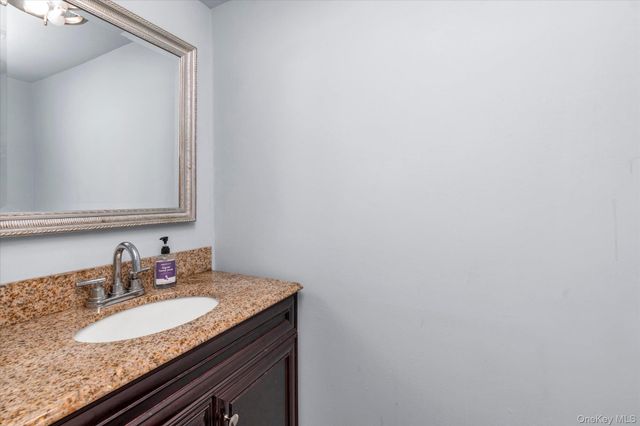 88 E Valley Stream Boulevard 6, Valley Stream, NY 11580