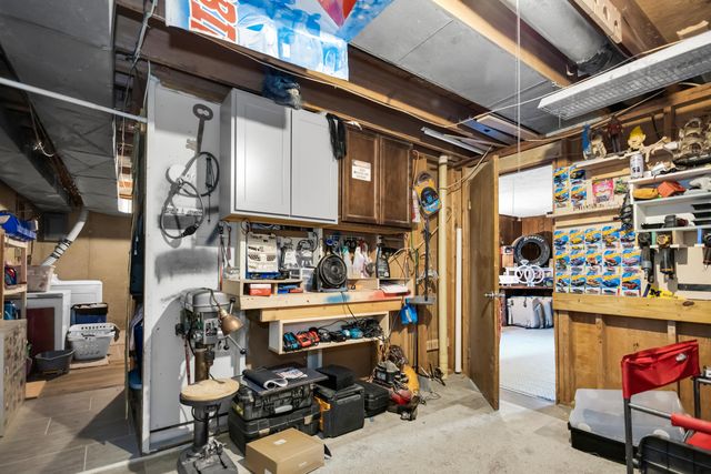661 - 663 Coleman Street Se, Gaines Twp, MI 49548