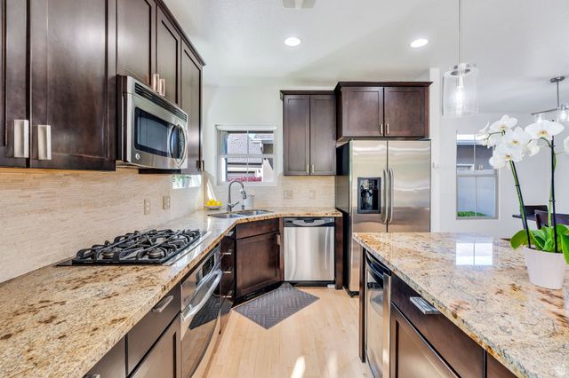 10536 S TOPVIEW RD, South Jordan, UT 84009