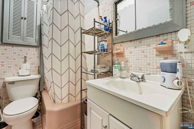 1439 46th Street, North Bergen, NJ 07047