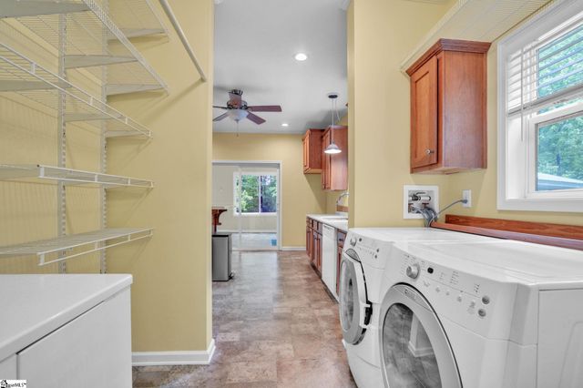189 Friendly Circle, Saluda, NC 28773