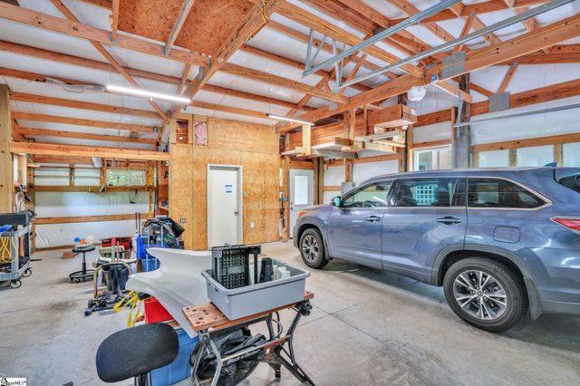 189 Friendly Circle, Saluda, NC 28773