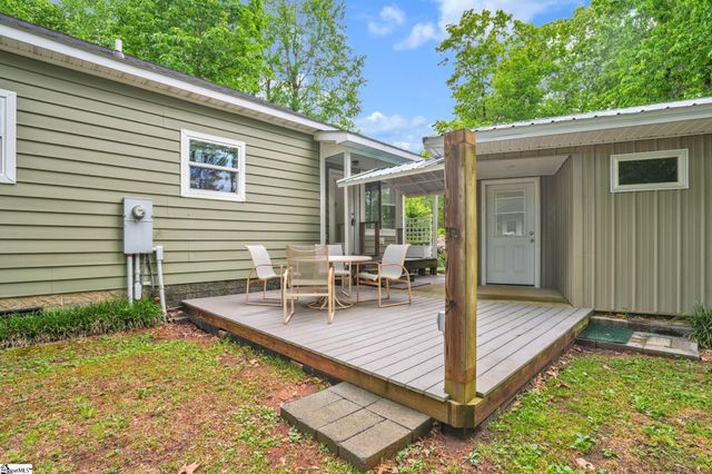 189 Friendly Circle, Saluda, NC 28773