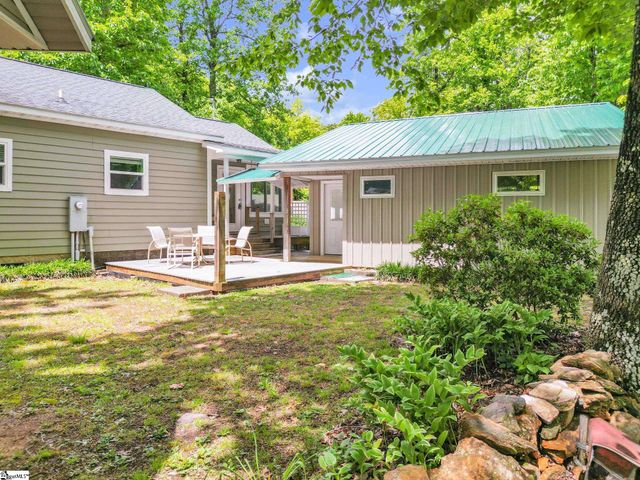 189 Friendly Circle, Saluda, NC 28773