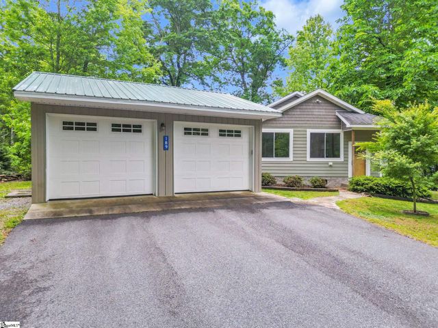 189 Friendly Circle, Saluda, NC 28773