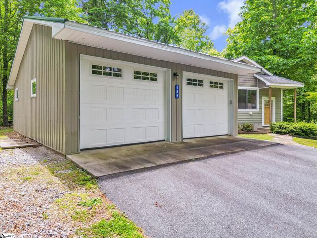 189 Friendly Circle, Saluda, NC 28773