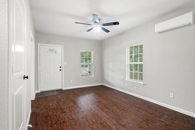 412 Chicago Avenue, Fort Worth, TX 76103