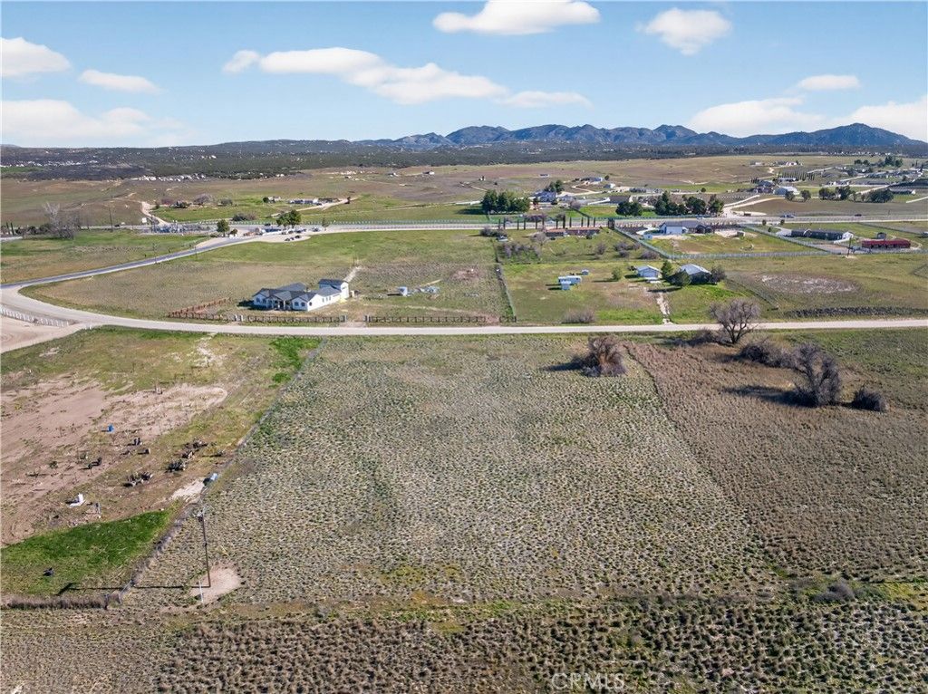 Image 6 of property listing at 5841 Indian Hill Trail, Aguanga, CA 92536