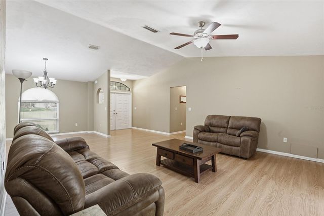 611 NE 10TH BOULEVARD, Williston, FL 32696