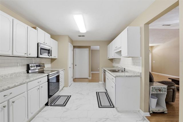 611 NE 10TH BOULEVARD, Williston, FL 32696