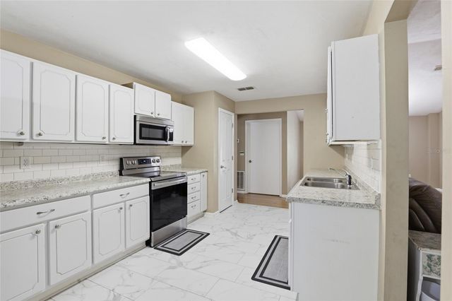 611 NE 10TH BOULEVARD, Williston, FL 32696