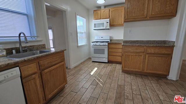 6141 Hazeltine Avenue, Van Nuys, CA 91401