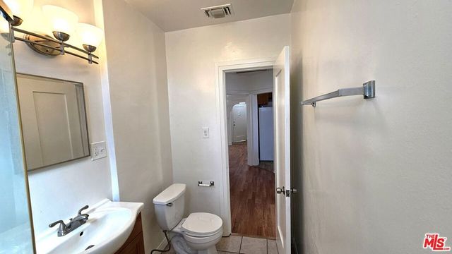 6141 Hazeltine Avenue, Van Nuys, CA 91401