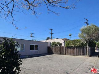 6141 Hazeltine Avenue, Van Nuys, CA 91401